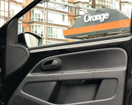 Черный Фольксваген e-up, объемом двигателя 0 л и пробегом 58 тыс. км за 10850 $, фото 21 на Automoto.ua