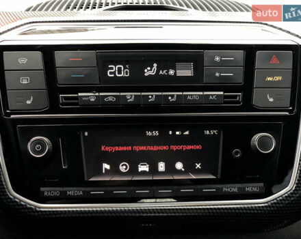 Черный Фольксваген e-up, объемом двигателя 0 л и пробегом 58 тыс. км за 10850 $, фото 12 на Automoto.ua