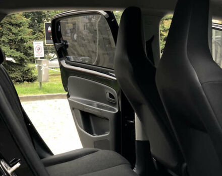 Черный Фольксваген e-up, объемом двигателя 0 л и пробегом 58 тыс. км за 10850 $, фото 19 на Automoto.ua