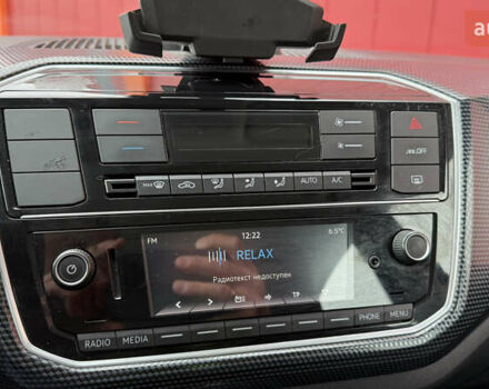 Черный Фольксваген e-up, объемом двигателя 0 л и пробегом 48 тыс. км за 10500 $, фото 24 на Automoto.ua