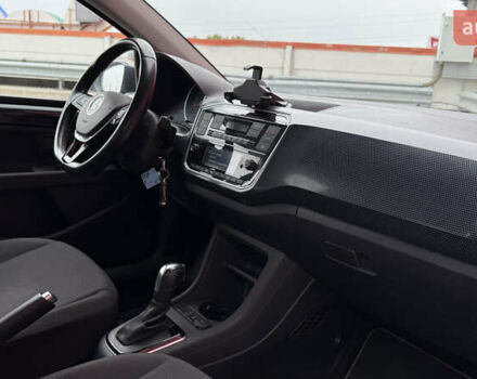 Черный Фольксваген e-up, объемом двигателя 0 л и пробегом 48 тыс. км за 10500 $, фото 47 на Automoto.ua