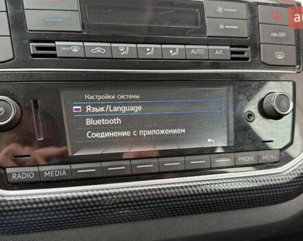 Черный Фольксваген e-up, объемом двигателя 0 л и пробегом 48 тыс. км за 10500 $, фото 27 на Automoto.ua