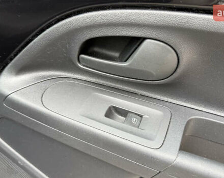 Черный Фольксваген e-up, объемом двигателя 0 л и пробегом 48 тыс. км за 10500 $, фото 46 на Automoto.ua