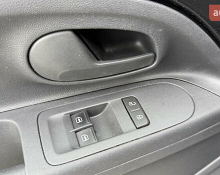 Черный Фольксваген e-up, объемом двигателя 0 л и пробегом 48 тыс. км за 10500 $, фото 18 на Automoto.ua