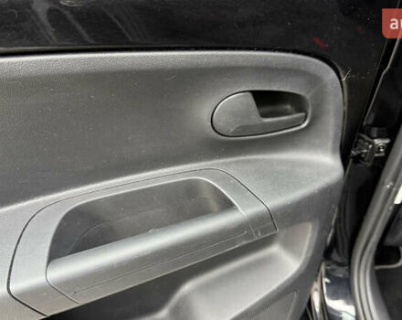 Черный Фольксваген e-up, объемом двигателя 0 л и пробегом 48 тыс. км за 10500 $, фото 32 на Automoto.ua