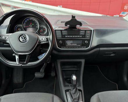 Черный Фольксваген e-up, объемом двигателя 0 л и пробегом 48 тыс. км за 10500 $, фото 48 на Automoto.ua