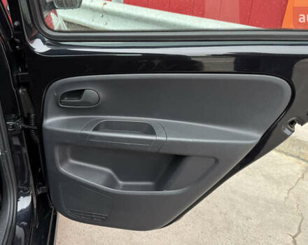 Черный Фольксваген e-up, объемом двигателя 0 л и пробегом 48 тыс. км за 10500 $, фото 39 на Automoto.ua