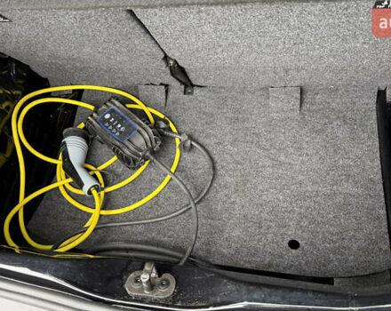 Черный Фольксваген e-up, объемом двигателя 0 л и пробегом 48 тыс. км за 10500 $, фото 38 на Automoto.ua