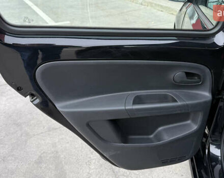 Черный Фольксваген e-up, объемом двигателя 0 л и пробегом 48 тыс. км за 10500 $, фото 31 на Automoto.ua