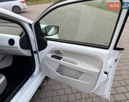 Фольксваген e-up, объемом двигателя 0 л и пробегом 70 тыс. км за 6550 $, фото 15 на Automoto.ua