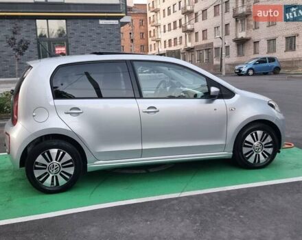 Серый Фольксваген e-up, объемом двигателя 0 л и пробегом 99 тыс. км за 6450 $, фото 9 на Automoto.ua