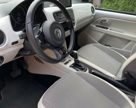 Серый Фольксваген e-up, объемом двигателя 0 л и пробегом 99 тыс. км за 6500 $, фото 5 на Automoto.ua