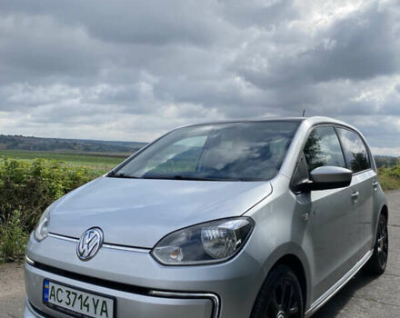 Серый Фольксваген e-up, объемом двигателя 0 л и пробегом 99 тыс. км за 6500 $, фото 1 на Automoto.ua