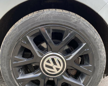 Серый Фольксваген e-up, объемом двигателя 0 л и пробегом 99 тыс. км за 6500 $, фото 8 на Automoto.ua