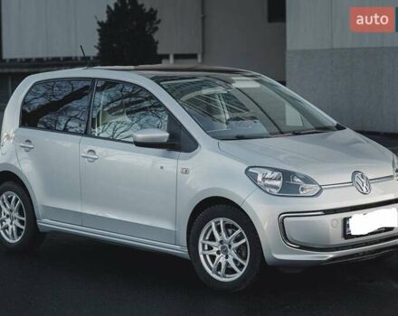Серый Фольксваген e-up, объемом двигателя 0 л и пробегом 64 тыс. км за 7400 $, фото 5 на Automoto.ua