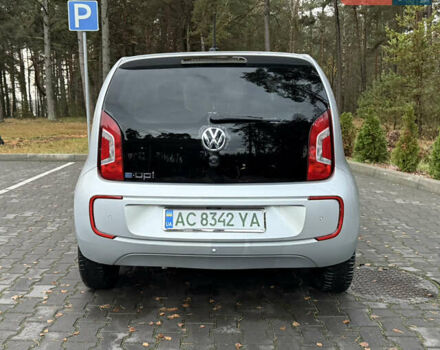 Серый Фольксваген e-up, объемом двигателя 0 л и пробегом 109 тыс. км за 5600 $, фото 7 на Automoto.ua
