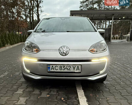 Серый Фольксваген e-up, объемом двигателя 0 л и пробегом 109 тыс. км за 5600 $, фото 1 на Automoto.ua