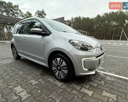 Серый Фольксваген e-up, объемом двигателя 0 л и пробегом 109 тыс. км за 5600 $, фото 3 на Automoto.ua