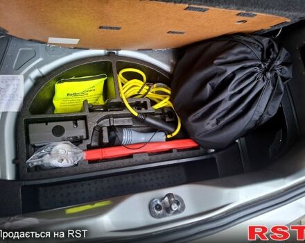 Серый Фольксваген e-up, объемом двигателя 0.11 л и пробегом 120 тыс. км за 5700 $, фото 4 на Automoto.ua