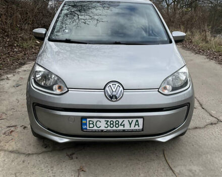 Серый Фольксваген e-up, объемом двигателя 0 л и пробегом 115 тыс. км за 5600 $, фото 1 на Automoto.ua