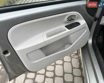 Серый Фольксваген e-up, объемом двигателя 0 л и пробегом 90 тыс. км за 6499 $, фото 18 на Automoto.ua