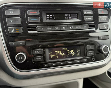 Серый Фольксваген e-up, объемом двигателя 0 л и пробегом 90 тыс. км за 6499 $, фото 45 на Automoto.ua