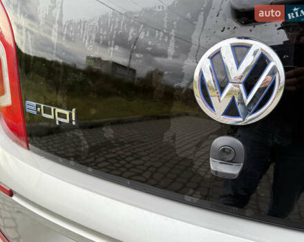 Серый Фольксваген e-up, объемом двигателя 0 л и пробегом 90 тыс. км за 6499 $, фото 40 на Automoto.ua