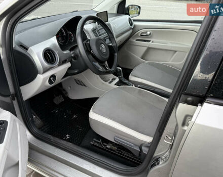 Серый Фольксваген e-up, объемом двигателя 0 л и пробегом 90 тыс. км за 6499 $, фото 17 на Automoto.ua