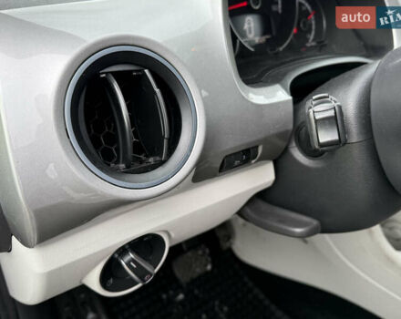 Серый Фольксваген e-up, объемом двигателя 0 л и пробегом 90 тыс. км за 6499 $, фото 25 на Automoto.ua