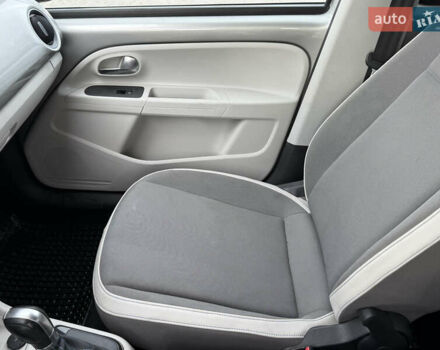 Серый Фольксваген e-up, объемом двигателя 0 л и пробегом 90 тыс. км за 6499 $, фото 26 на Automoto.ua