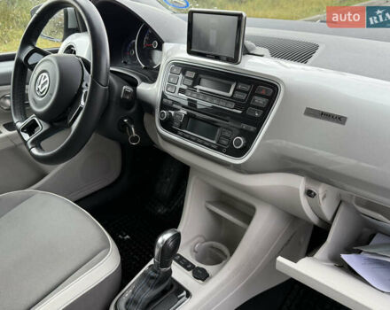 Серый Фольксваген e-up, объемом двигателя 0 л и пробегом 90 тыс. км за 6499 $, фото 33 на Automoto.ua