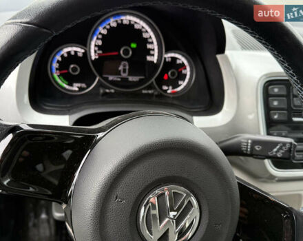 Серый Фольксваген e-up, объемом двигателя 0 л и пробегом 90 тыс. км за 6499 $, фото 19 на Automoto.ua