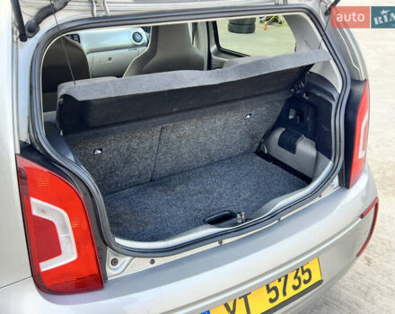 Серый Фольксваген e-up, объемом двигателя 0 л и пробегом 174 тыс. км за 5750 $, фото 17 на Automoto.ua