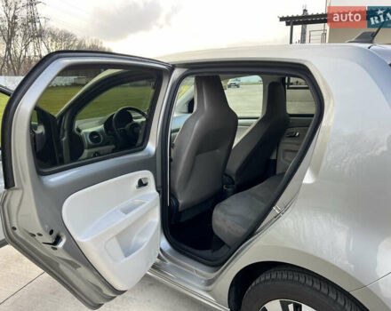 Серый Фольксваген e-up, объемом двигателя 0 л и пробегом 174 тыс. км за 5750 $, фото 15 на Automoto.ua
