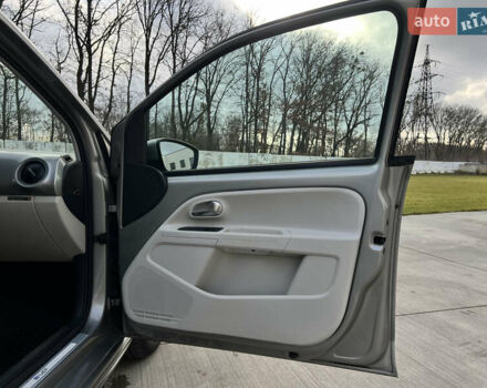 Серый Фольксваген e-up, объемом двигателя 0 л и пробегом 174 тыс. км за 5750 $, фото 28 на Automoto.ua