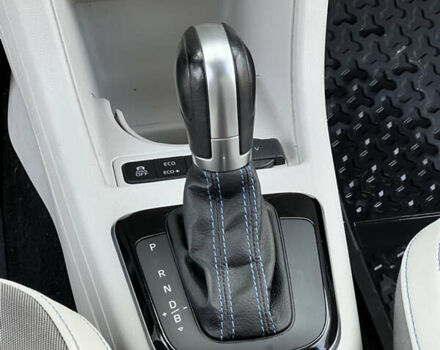 Серый Фольксваген e-up, объемом двигателя 0 л и пробегом 174 тыс. км за 5750 $, фото 22 на Automoto.ua