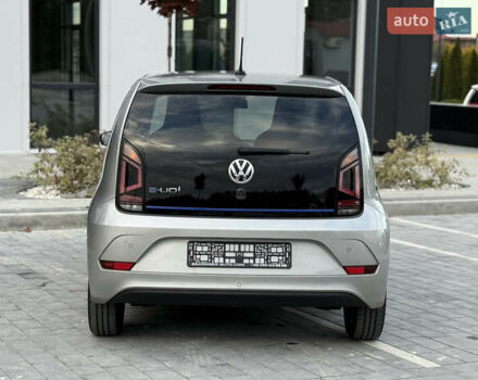 Серый Фольксваген e-up, объемом двигателя 0 л и пробегом 62 тыс. км за 7900 $, фото 4 на Automoto.ua
