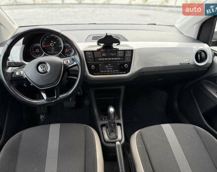 Серый Фольксваген e-up, объемом двигателя 0 л и пробегом 62 тыс. км за 7900 $, фото 6 на Automoto.ua