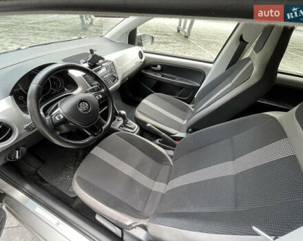 Серый Фольксваген e-up, объемом двигателя 0 л и пробегом 80 тыс. км за 7980 $, фото 25 на Automoto.ua