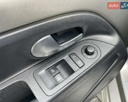 Серый Фольксваген e-up, объемом двигателя 0 л и пробегом 80 тыс. км за 7980 $, фото 27 на Automoto.ua