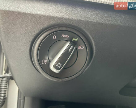 Серый Фольксваген e-up, объемом двигателя 0 л и пробегом 80 тыс. км за 7980 $, фото 28 на Automoto.ua