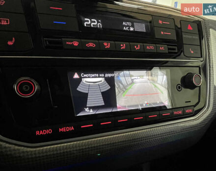 Серый Фольксваген e-up, объемом двигателя 0 л и пробегом 80 тыс. км за 7980 $, фото 56 на Automoto.ua