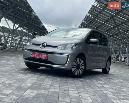 Серый Фольксваген e-up, объемом двигателя 0 л и пробегом 80 тыс. км за 7980 $, фото 3 на Automoto.ua