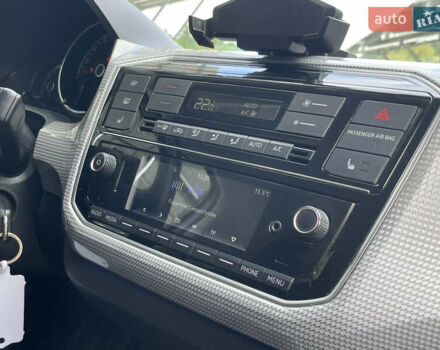 Серый Фольксваген e-up, объемом двигателя 0 л и пробегом 80 тыс. км за 7980 $, фото 42 на Automoto.ua