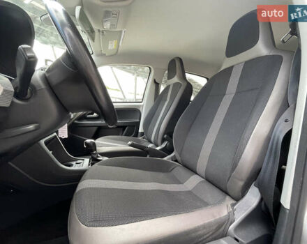 Серый Фольксваген e-up, объемом двигателя 0 л и пробегом 80 тыс. км за 7980 $, фото 32 на Automoto.ua