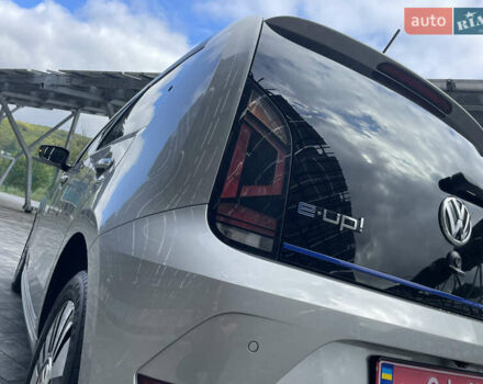 Серый Фольксваген e-up, объемом двигателя 0 л и пробегом 80 тыс. км за 7980 $, фото 14 на Automoto.ua