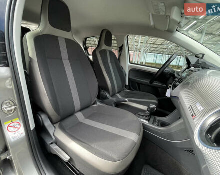 Серый Фольксваген e-up, объемом двигателя 0 л и пробегом 80 тыс. км за 7980 $, фото 40 на Automoto.ua