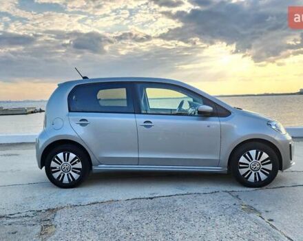 Серый Фольксваген e-up, объемом двигателя 0 л и пробегом 64 тыс. км за 12400 $, фото 4 на Automoto.ua