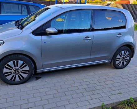 Серый Фольксваген e-up, объемом двигателя 0 л и пробегом 117 тыс. км за 9800 $, фото 3 на Automoto.ua