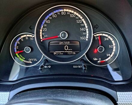 Серый Фольксваген e-up, объемом двигателя 0 л и пробегом 117 тыс. км за 9800 $, фото 7 на Automoto.ua